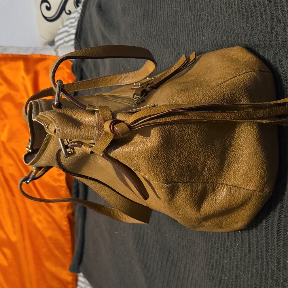 Dooney And Bourke‎ Tan Leather Hand Bag - Picture 4 of 4
